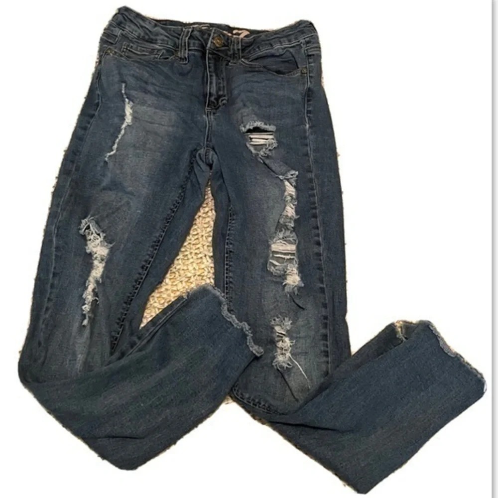Seven7 Women’s 10 High Rise Ankle Skinny Distressed Blue Jeans. 

Gently worn. - Picture 1 of 1